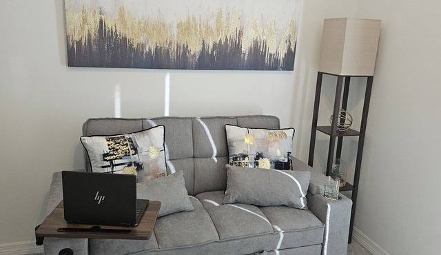 Brand-New Cozy Studio in Vibrant Cape Coral – Fully Equipped & Stylish