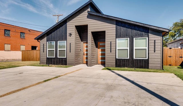 Brand New Home Close to Downtown