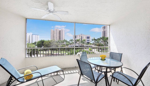 Breezy Condo | Deluxe Pool & Private Beach Access
