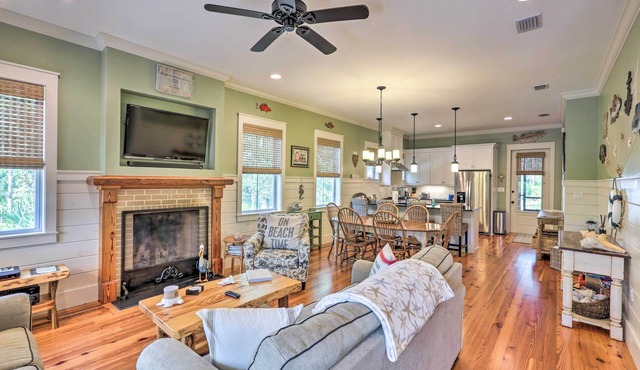Breezy Home w/Grills, Pool & Beach Access!