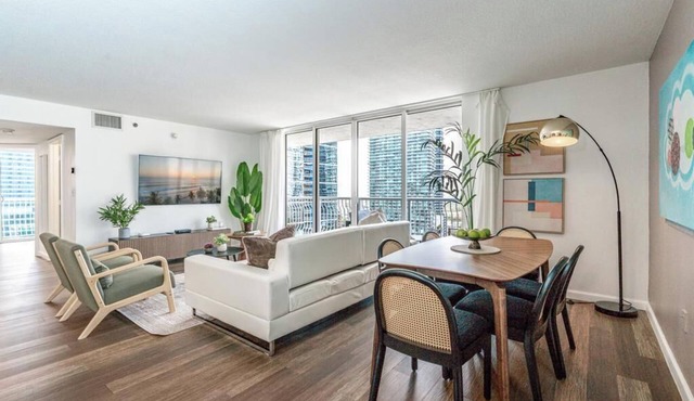 Brickell: 2 bedroom condo in the heart of Miami's vibrant neighborhood- City & Water View