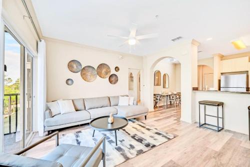Bright Condo, near Disney!