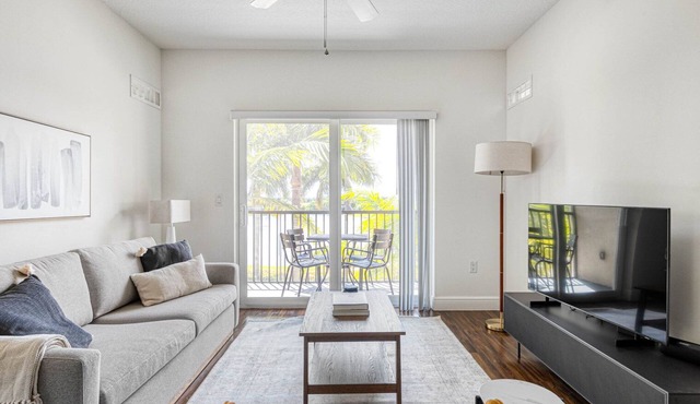 Bright Miramar 2BR w/Gym, Pool & W/D, nr WF, by Blueground