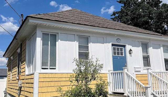 Brilliant 2-bedroom cottage with Bay views in Somers Point
