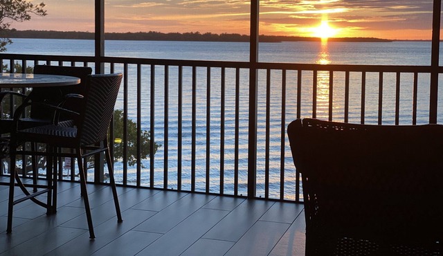 BVT #133 CAPTIVATING WATER VIEW 2 BED CONDO MINUTES FROM SANIBEL ISLAND