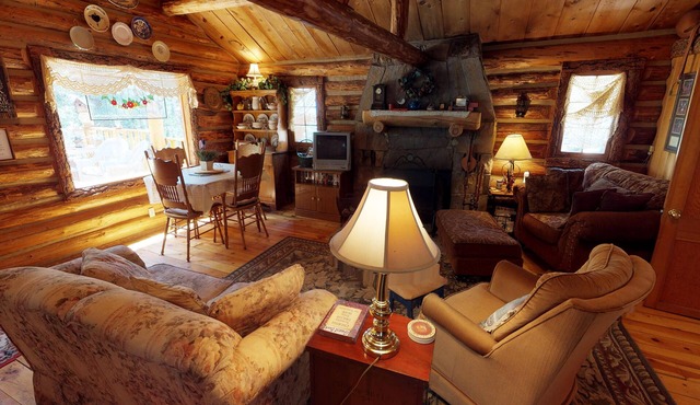 Cabin by the Creek in Bitter Creek