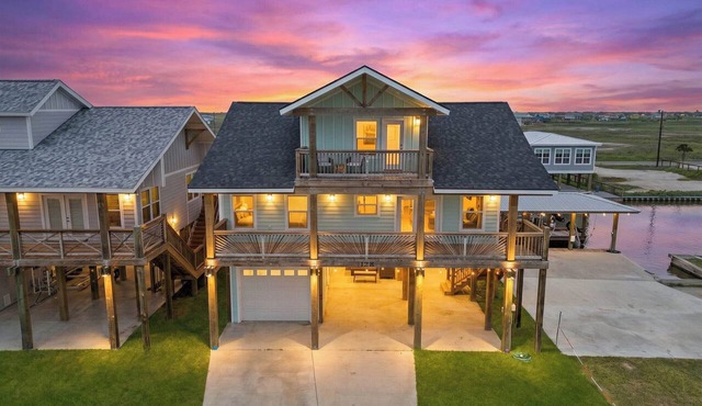 Canalfront Home | Hot Tub | Fishing | Sleeps 8