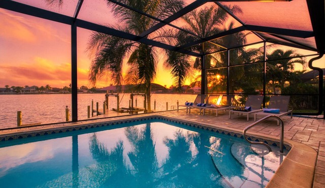 Cape Coral Views above 1 of the 8 Lakes, Large Pool, Dock-Boater+Family-friendly