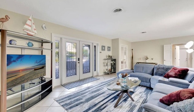 Casa by The Cove - 3/2 + Office - Intracoastal Front w/Heated Pool and Spa