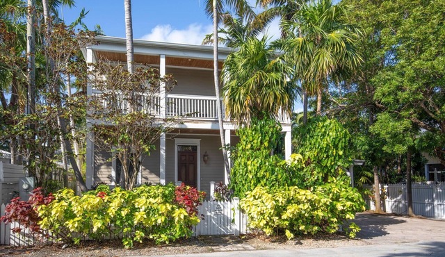 CEASAR'S PARADISE - A MODERN LUXURY RETREAT W/4+ Bedrooms/5.5 Baths
