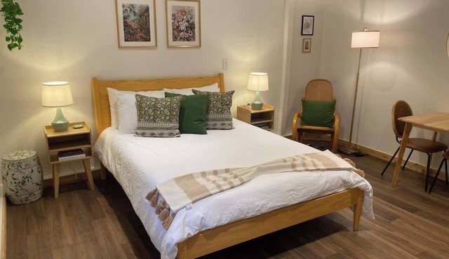 Cedar Guesthouse | Near UF, Stadium, Bat House
