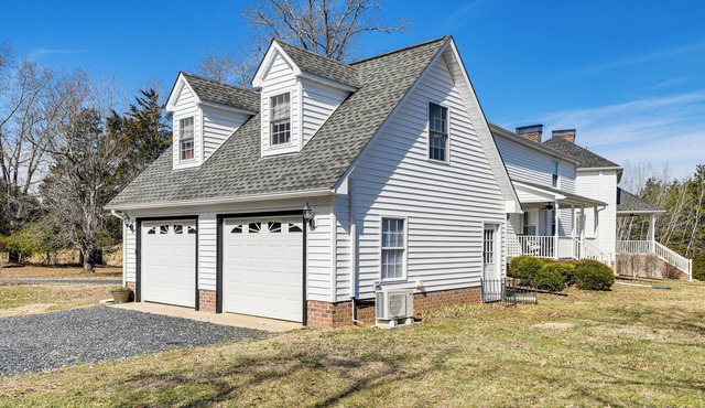 Charming 1-bedroom apartment with AC, WiFi in serene Dillwyn countryside in Dillwyn