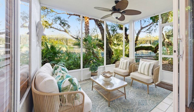 Charming 2-bedroom condo in Sea Oaks, a beautiful tennis and beach community