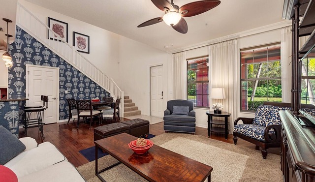 Charming 2-bedroom townhome in enchanting Naples