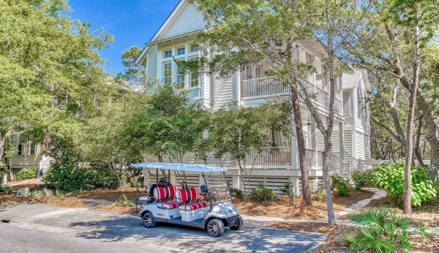 Charming 3 Bedroom Park District Home with 6 Passenger Electric Cart and Private Pool