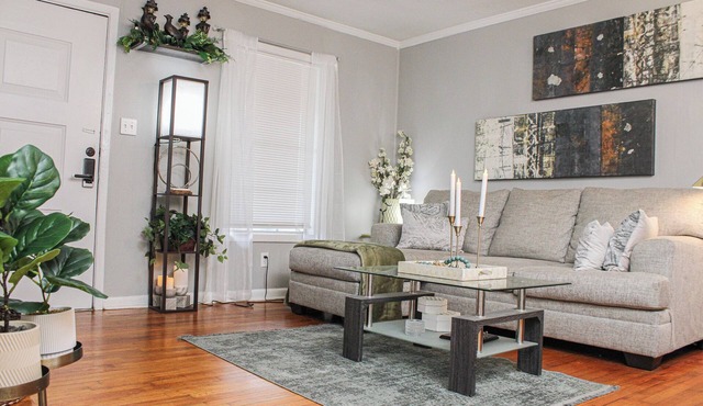 Charming 3-bedroom suite at 133 West Rose downtown Jackson Alabama.