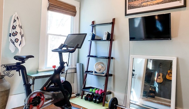 Charming 3BR/2BA Masters rental, 8 min drive