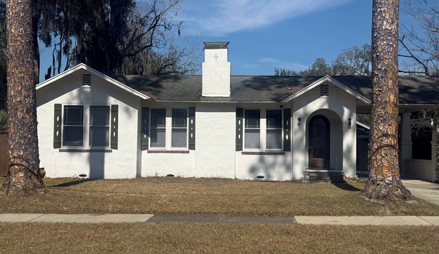 Charming 3BR Historic Duckpond Home Near Downtown Gainesville