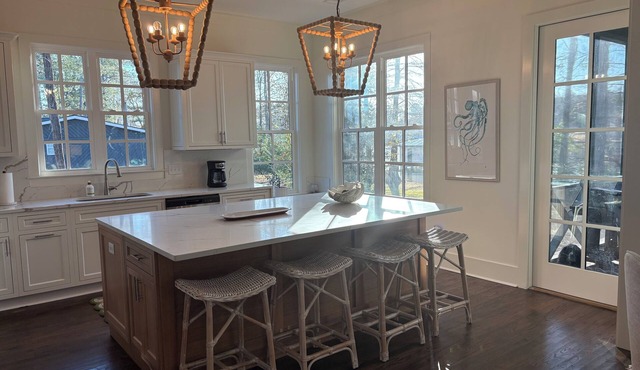 Charming 4 bdrm home, beautiful views on Lake Blackshear, 25 minutes from Albany