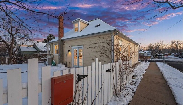 Charming Historical Home - Walk to Restaurants