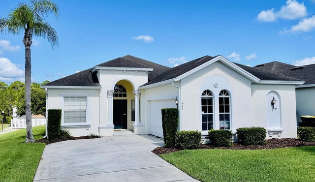 Charming Pool Home, with game room. 15 minutes from Disney parks.