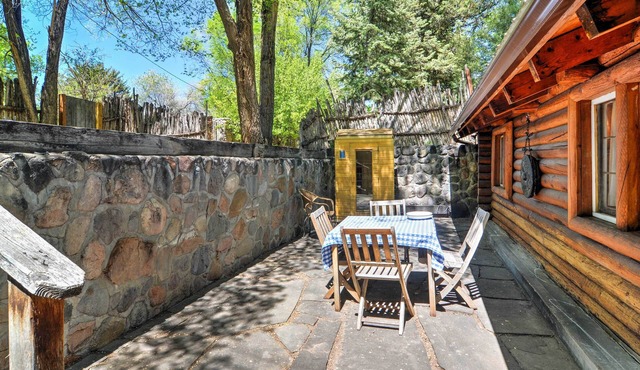 Charming Santa Fe Studio Cabin w/ Patio & Yard!