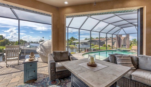Charming Villa 5901: Pool + Spa by Charlotte Harbor