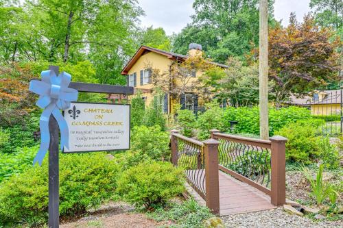 'Chateau on Compass Creek' Quiet Hayesville Escape