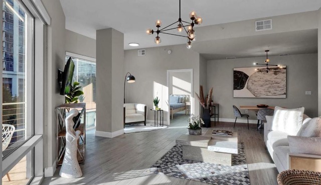 Chic 2BR condo in the heart of Orlando Downtown