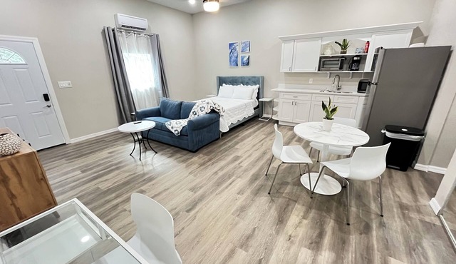 Chic Hideaway Studio Close to PIE Airport