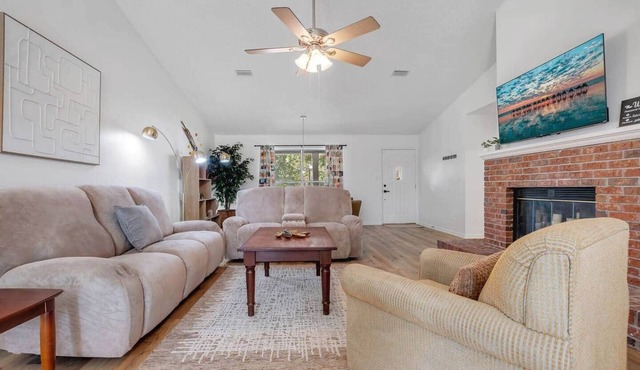 Chic Retreat Near Colleges Backyard Games & Events