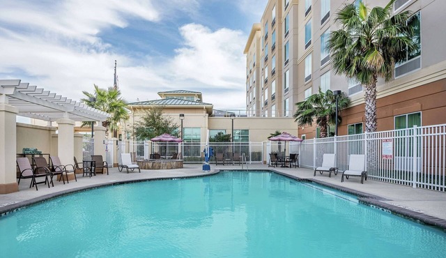 Chic Room Perfect for Couples Exploring San Antonio Attractions | Outdoor Pool