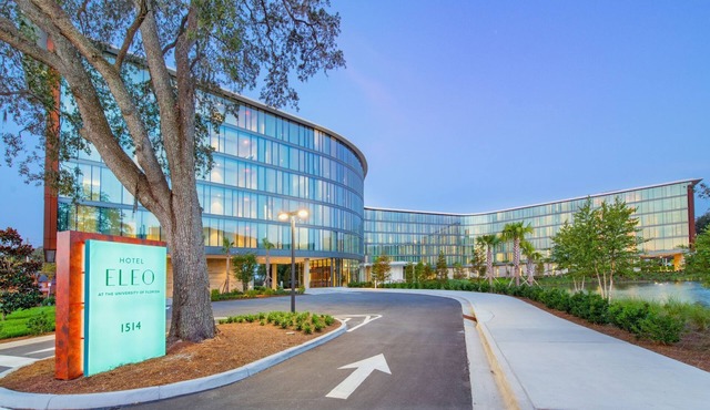 City View King Room | Near UF Campus & Downtown