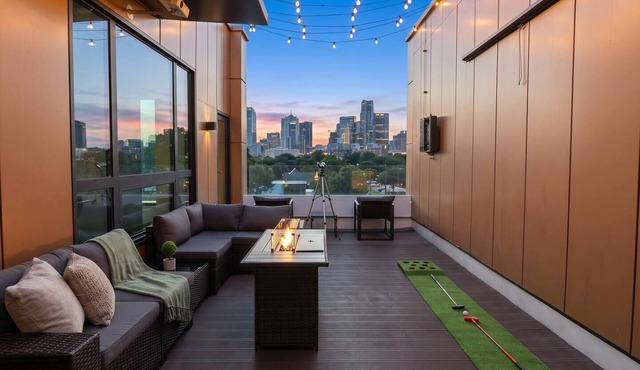 City View + Outdoor Projector With FirePit+PoolTbl+Golf+Dart+Golf+Grill+Sleeps16