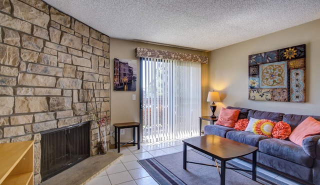 clean and sharp 1-bedroom condo in Lakewood for 3 months and longer