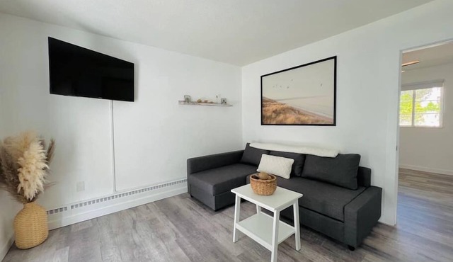 Clean, Cozy Boutique Hotel 1b/1b. Steps from Beach