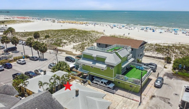 Clearwater Beach Cottage 15H Steps to Beach | Beach Gear Included!