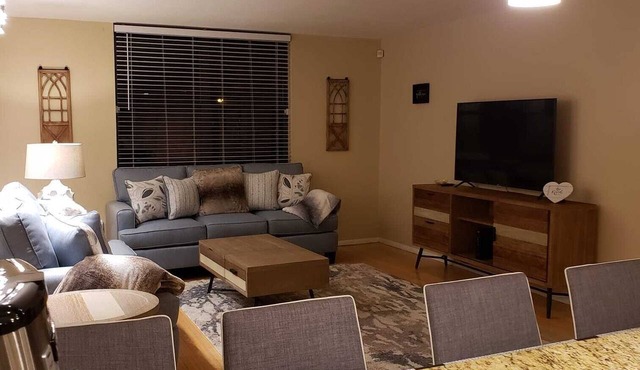 Clearwater Chic Beach Condo 1B|R fits 2 to 6 PPL