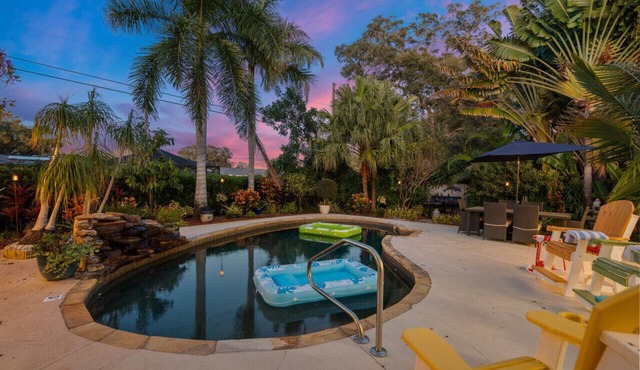 Clearwater Heated Pool Home Oasis <15 min to Beach