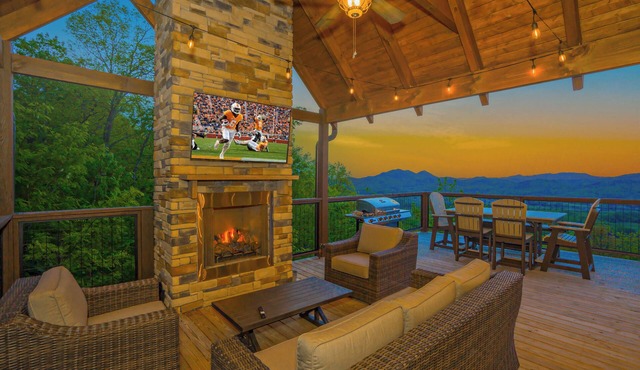 Cliffside Scenic Splendor: Indoor Pool, Mtn Views, Theater, Games, Hot Tub, Wifi