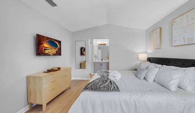 Coastal Family Retreat | 4 Mi to Jax Beach | Near Mayo Clinic | Game Room & Putting Green