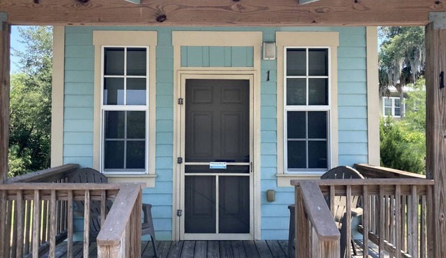 Colorful Waterfront Cabin Rentals on the Braden River near Sarasota, Florida