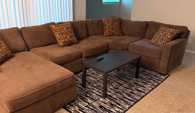 Comfortable 2 bedroom apartment in a perfect location with all amenities !