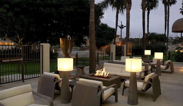 Comfortable, Spacious & Pet-Friendly! Balcony Close to South Bay Ocean! in Redondo Beach