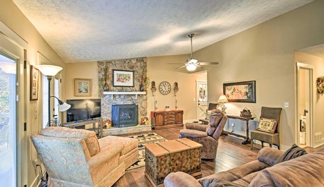 Comfy Jasper Getaway w/Community Amenities!