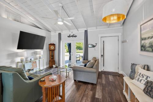 Completely re-done 4 bedroom pet-friendly home Great location
