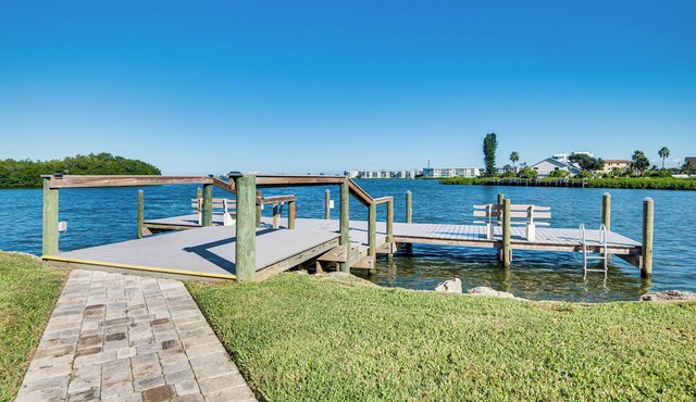 Condo w/Direct Ocean Inlet View: Bikes Included!