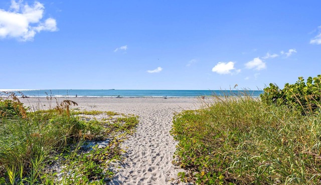 Corner Beach View, Heated Pool, Walkable Town Indian Rocks Beach, FL, Amenities