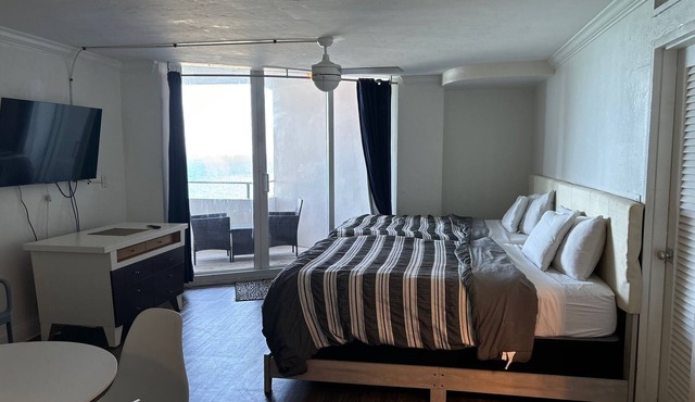 CORTUGAFestivalSpecial Seaside EfficienyHotelRoomwithDoubleBeds atThe OceanManor