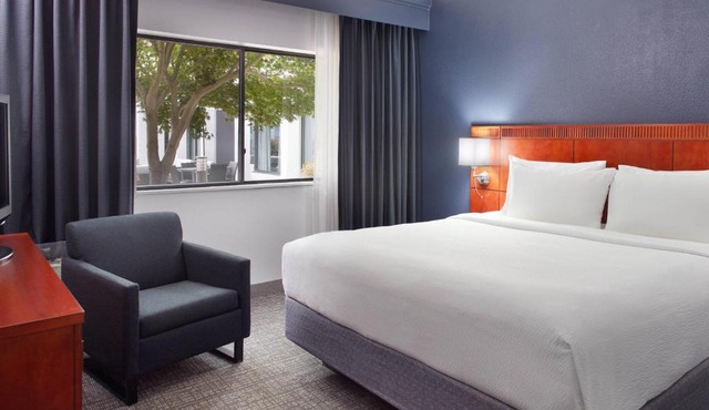 Courtyard by Marriott Raleigh Midtown